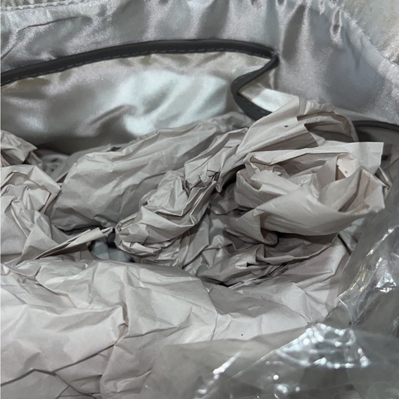 JOY & IMAN Fashionably Functional Leather Pop Tote (BRAND NEW) - Picture 14 of 15